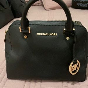 MICHAEL KORS satchel used in good condition